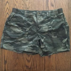 Size 16 ladies lightweight camouflage shorts